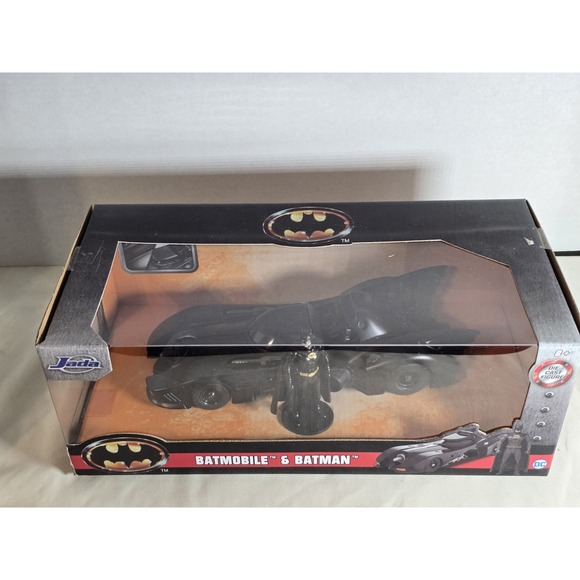 Batmobile and Batman Die Cast Action Figure Jada Collectible Vehicle Display DC - Picture 2 of 6